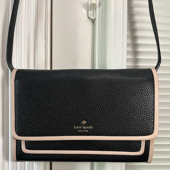 kate spade Handbags - ✨💎Kate Spade 💎✨Summer Ward Place Black with Creamy Pink Details woc crossbody